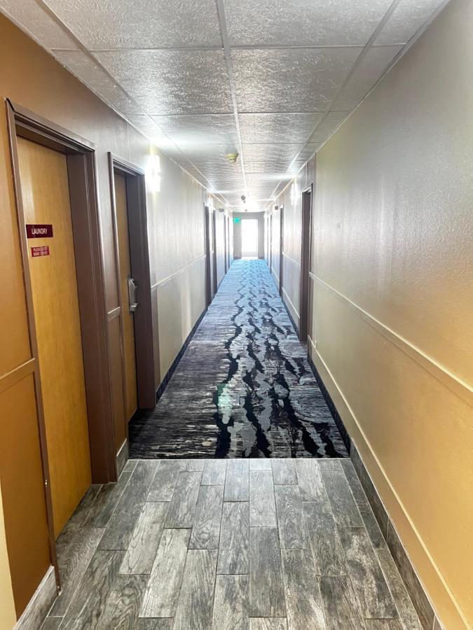 Designer Inn&Suites Toledo Exterior foto