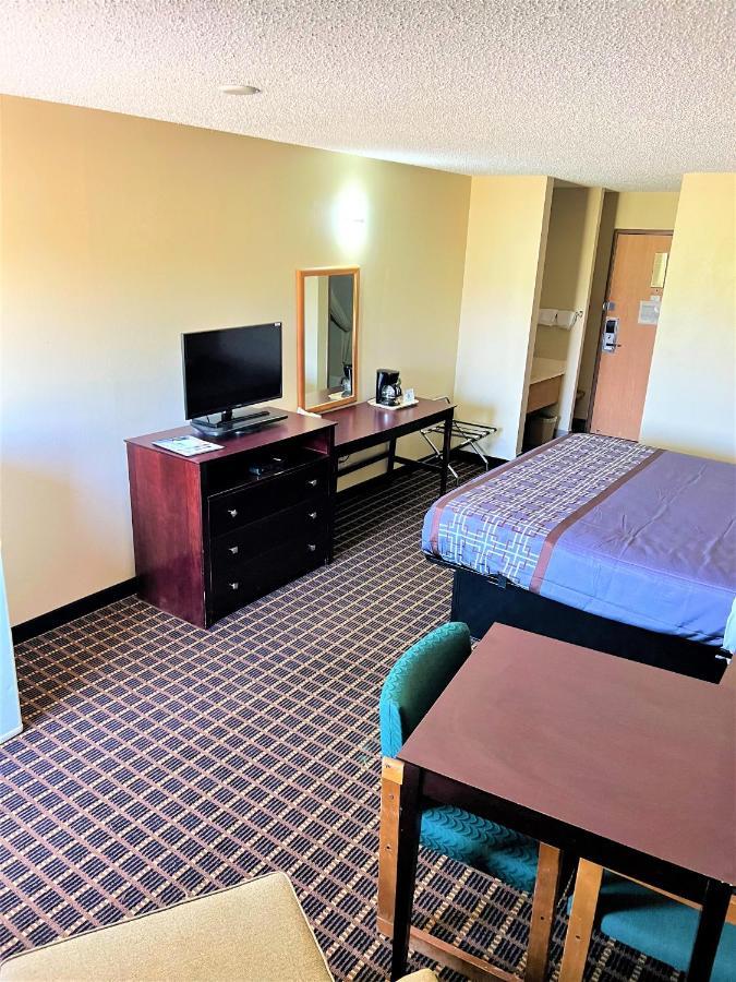 Designer Inn&Suites Toledo Exterior foto